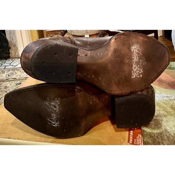 NWT 💠 Dan Post “Sadie” Snip Toe Western Boot 4201
Inside Zipper & V-Back Sz 7.5 - Picture 16 of 16